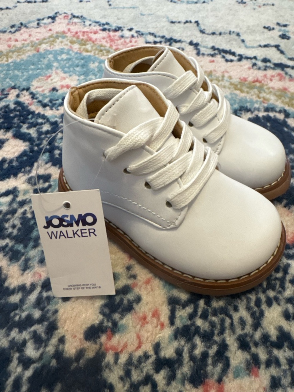 NWT Josmo Unisex White Walking Shoes Lightweight Non-Slip High Top Size 5
